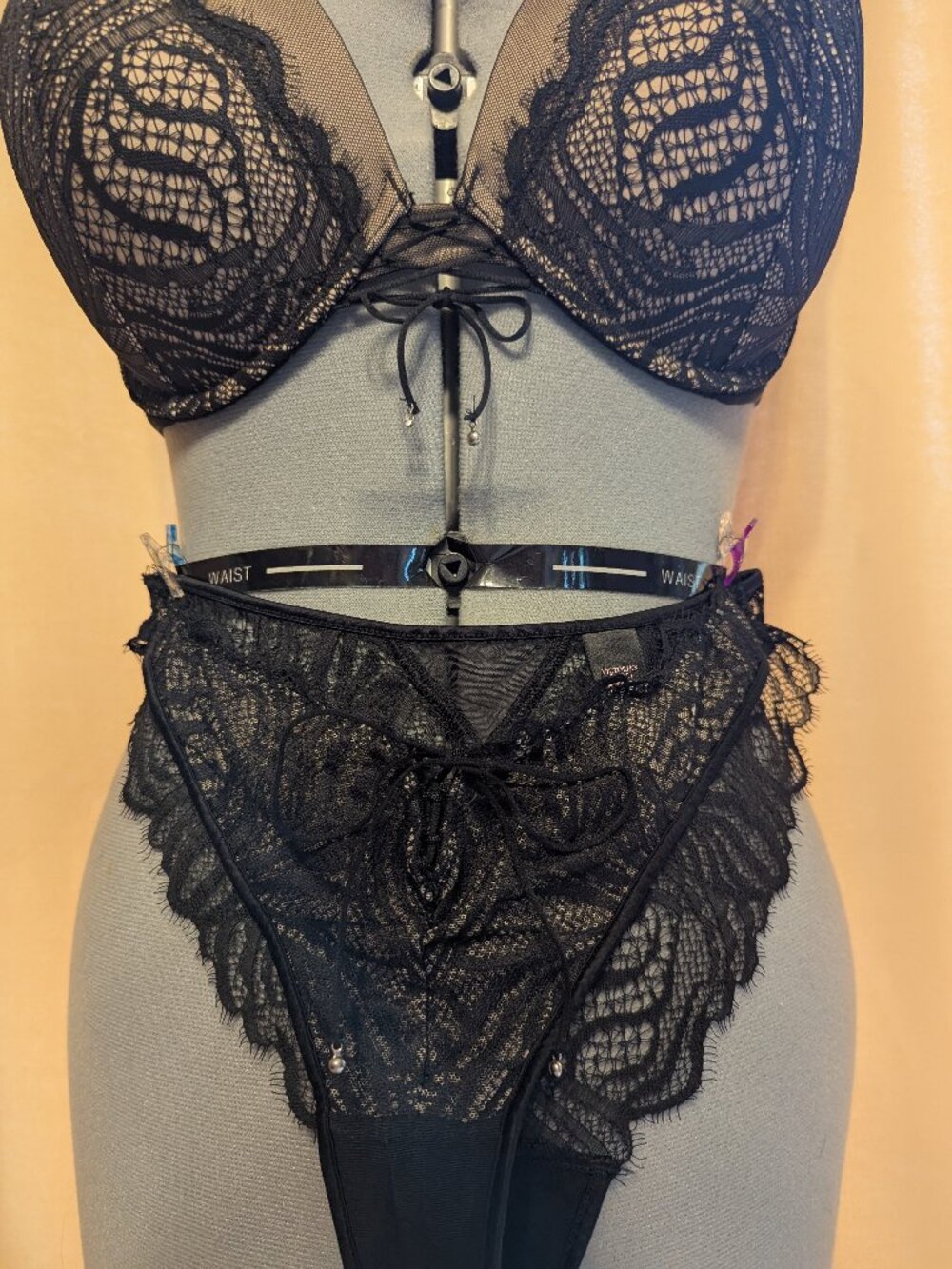 Victoria's Secret Very Sexy Black Lace-Up Rhinestone Bra Set 34DDD M